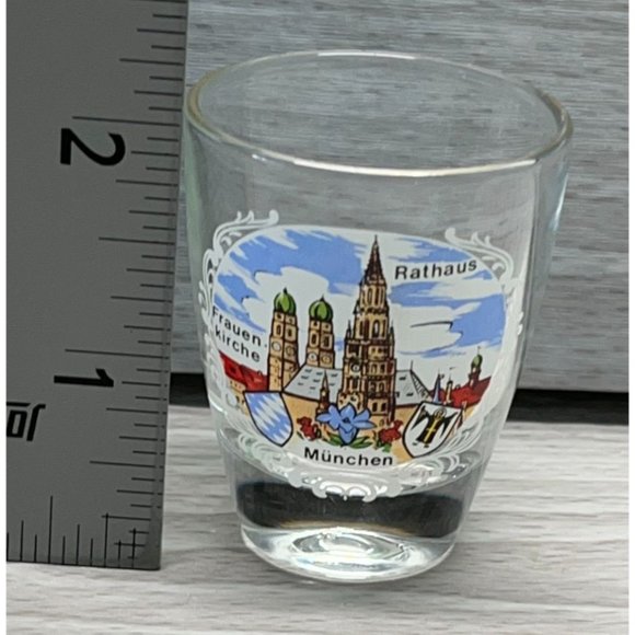Munchen Germany Shot Glass Vintage Rathaus Frauen Kirche City View - Picture 3 of 7